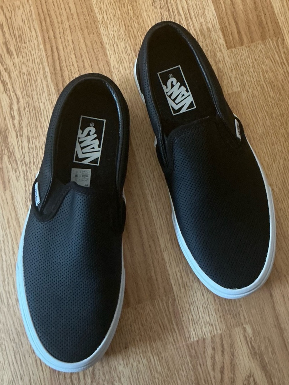 Vans Black/White Off The Wall Slip-On Sneakers   Men’s 7 Women’s 8.5   New